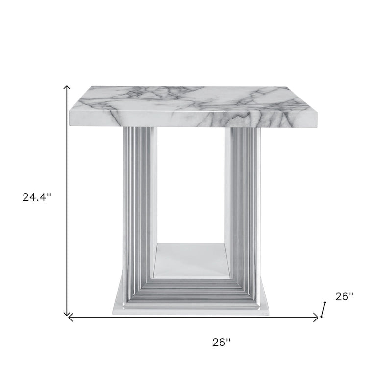 Table d'appoint ronde à plateau en faux marbre et piétement géométrique ouvert – Blanc et argent