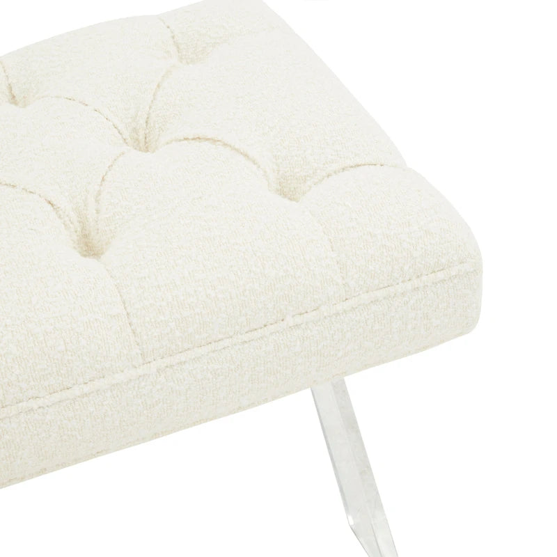 Banc en velours capitonné avec pieds en acrylique transparent et détails boutonnés