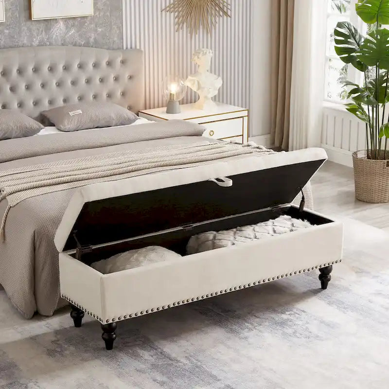Banc de rangement capitonné avec boutonnage et pieds en bois massif — Banc de bout de lit et pouf