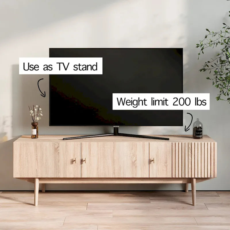 Meuble TV scandinave de style Mid-Century avec portes à lattes, espaces de rangement et pieds en bois — Convient aux téléviseurs jusqu'à 65 po