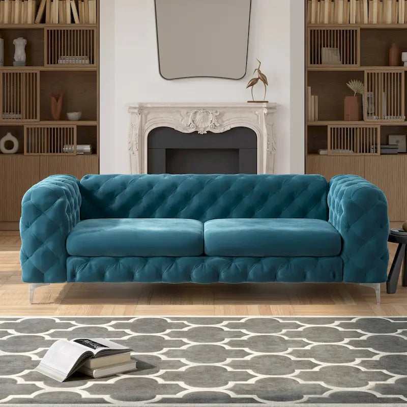 Canapé Chesterfield en velours touffeté avec capitonnage en losange et pieds en métal