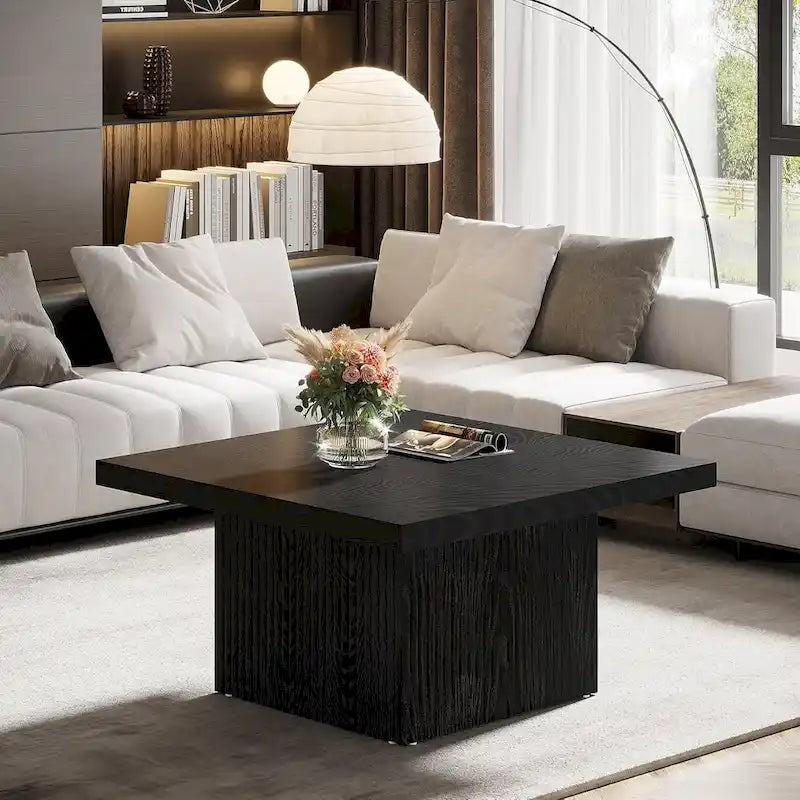 Table basse carrée de style Mid-Century Modern avec texture bois vintage et base détaillée en relief — 80 cm.